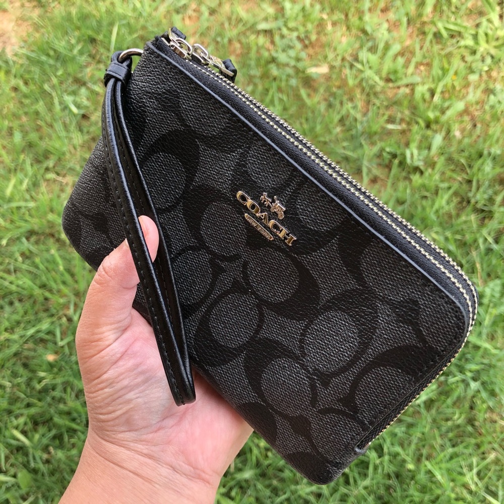 NWOT!COACH DOUBLE CORNER ZIP WRISTLET